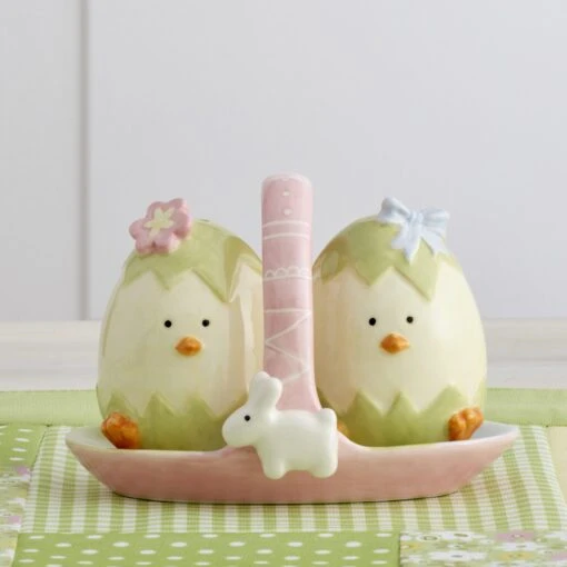 Spring Chicks Easter Salt And Pepper Set With Caddy -Kitchen Supplies Store 5203160 lifestyle scaled